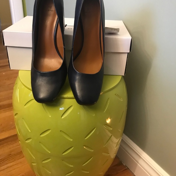 Whitney Halston leather pumps - Picture 7 of 7